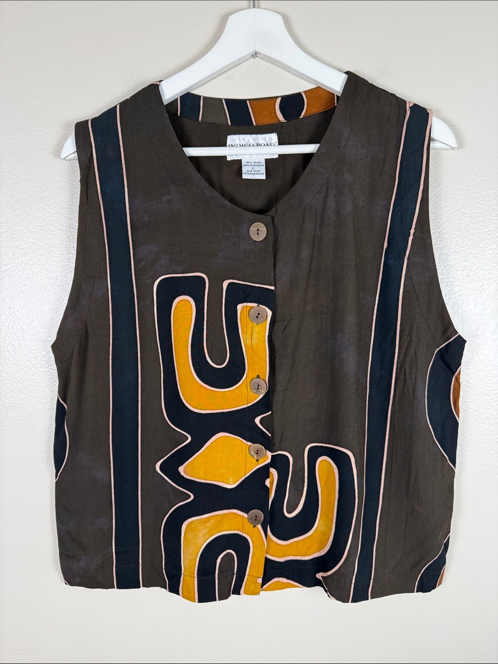 Indigo Road Button-Front Brown & Mustard Batik Sleeveless Top. Large